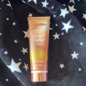 Victoria’s Secret Velvet Petals Sunkissed Lotion